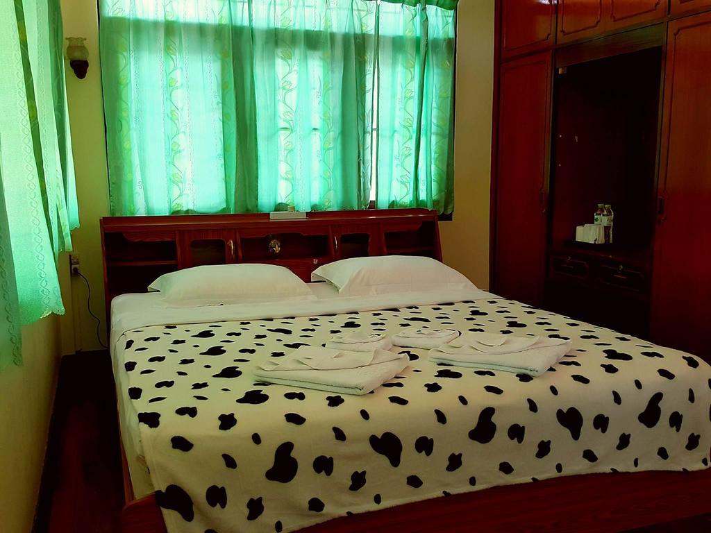Emmanuel Guesthouse Prachuap Khiri Khan Luaran gambar